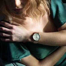 Load image into Gallery viewer, Aurora Milanese 38mm Gold White
