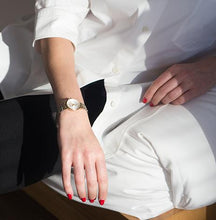 Load image into Gallery viewer, Aurora Milanese 26mm Silver Grey
