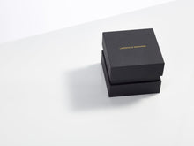 Load image into Gallery viewer, Code Dot Milanese 33mm Gold White
